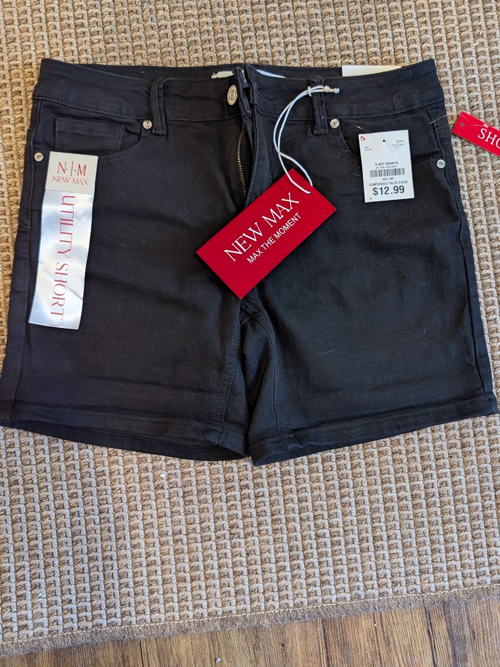 NEW MAX Women’s Black Utility Shorts Size 16 P